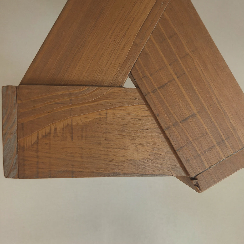 Base para plantas de madera color roble oscuro
