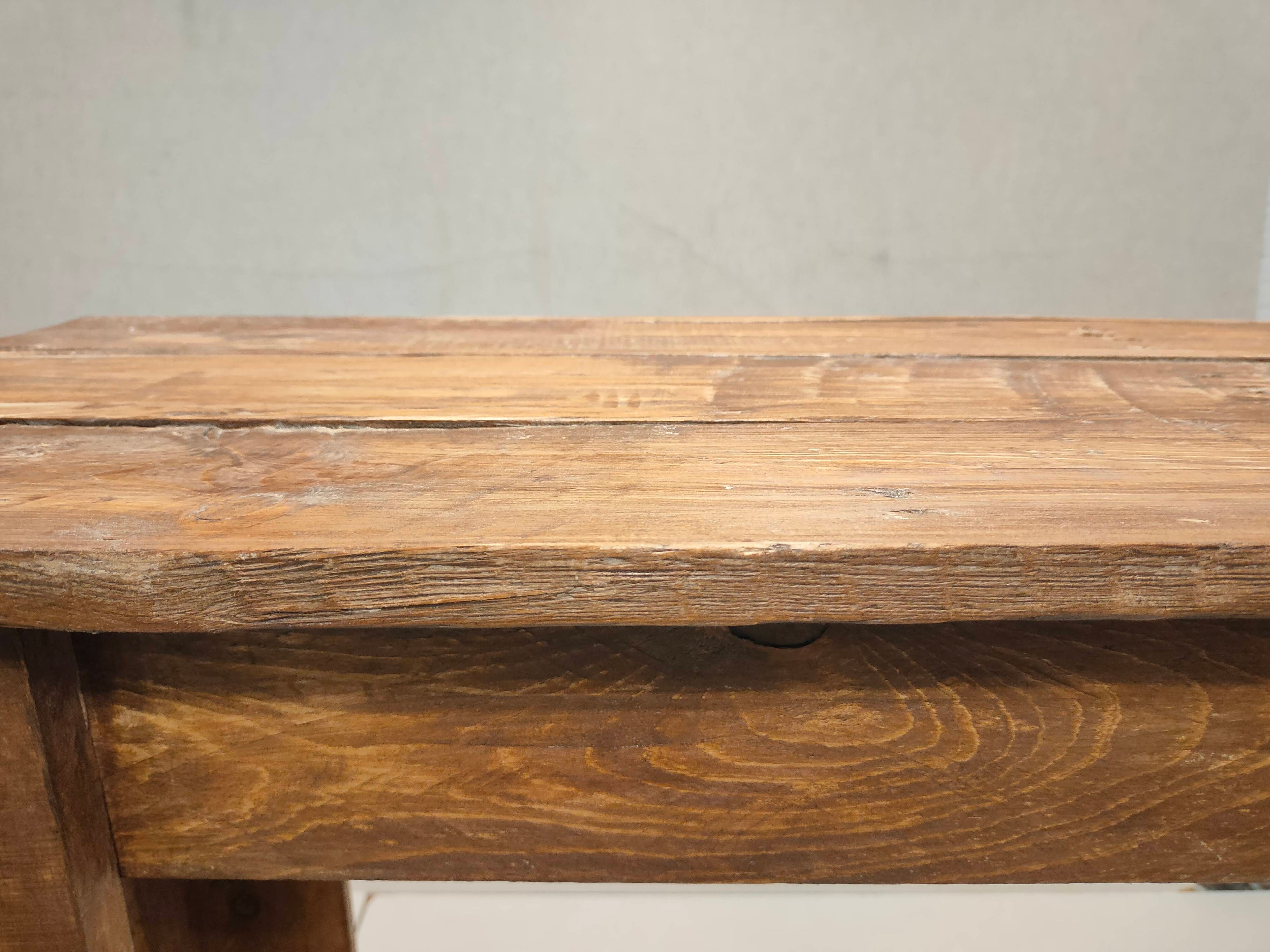mueble de entrada en madera maciza hecha en Barcelona