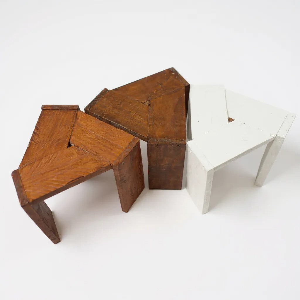 tres taburetes tria elaborados por cabana studio bcn en madera recuperada